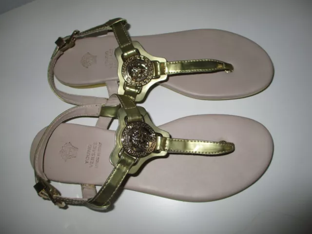 YOUNG VERSACE gold Leather thong Sandals With Gold Medusa Hardware size 37