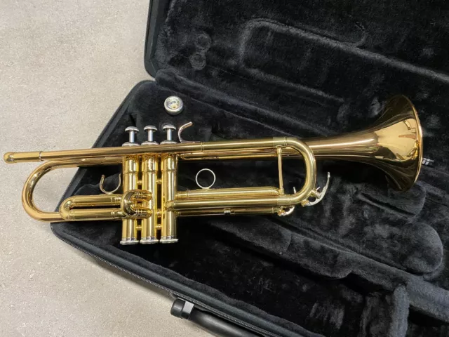 YAMAHA Trompete YTR 4335 G II - gold, kaum gebraucht, sehr guter Zustand