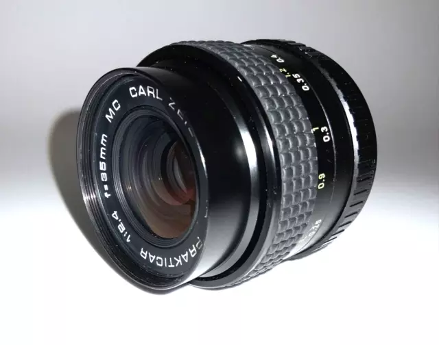 PB - Carl Zeiss Jena Prakticar 2,4 35mm MC (Flektogon) Caps