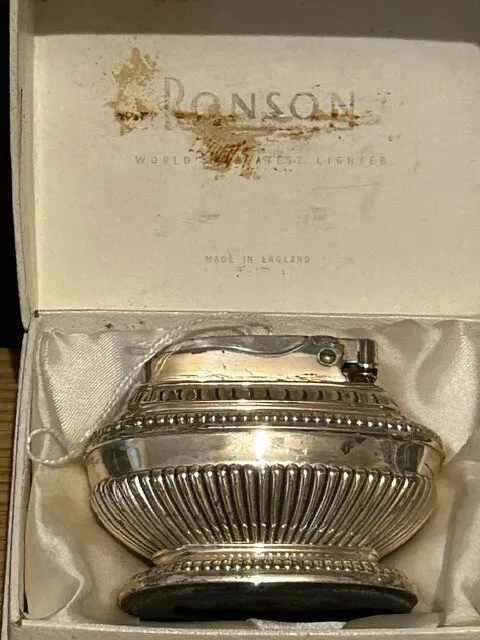 Vintage RONSON "QUEEN ANNE" Silver Plated Petrol Table Lighter in Original  Box