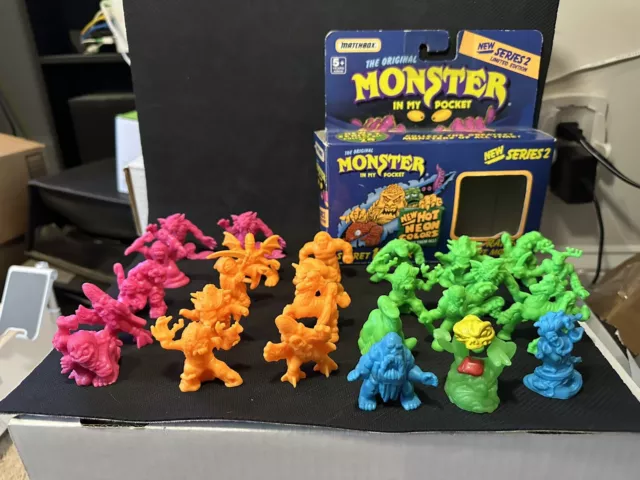 26 Vintage Monster In My Pocket Series Lot MIMP Mini Figures 91 92 Neon Glow Box