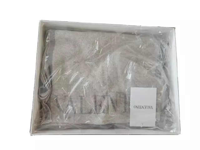 NWT Valentino Garavani Beige/Gray Acrylic And Wool Scarf 2