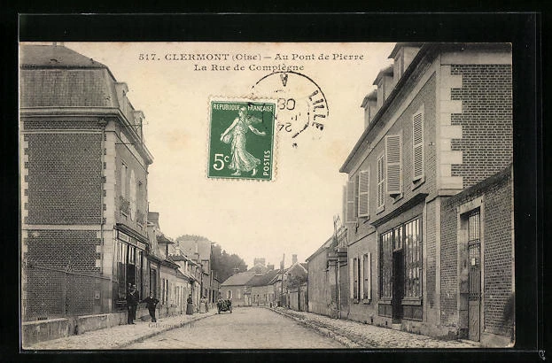 CPA Clermont, Au Pont de Pierre, La rue de Compiègne 1908