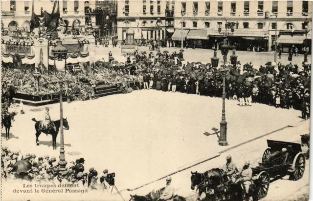 CPA AK Military - Troops Parade in Front of General Passaga (696066)