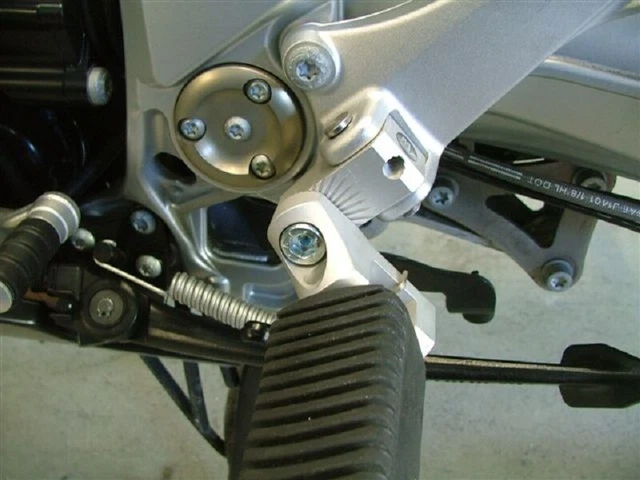 Kit Abaissement Réglable 0-3,1 Cm Xitomer - Compatible Boulevard C50 VL800 / M50 VZ800 / SV650 / V Star 1100 / Volusia - 4 Maillons Suspension