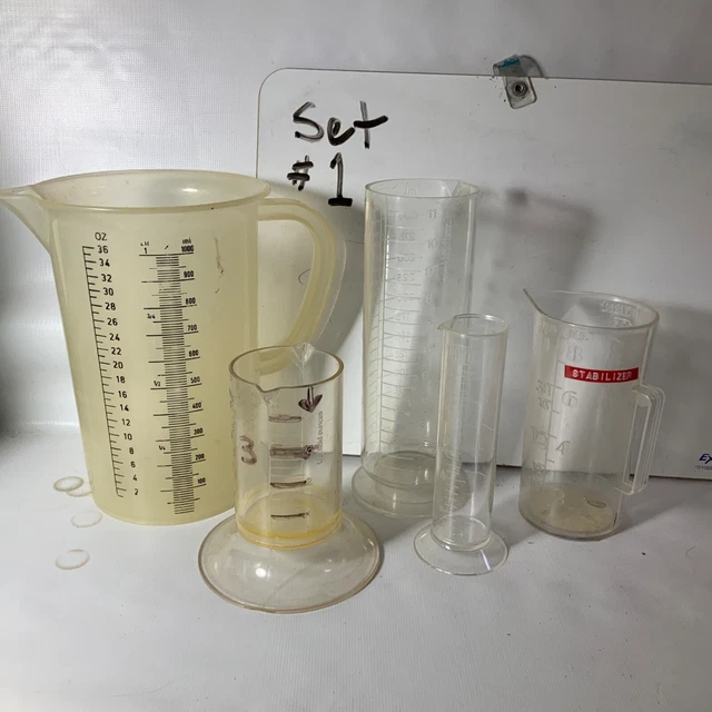 Plastic Beakers measuring cups film developing lot 001