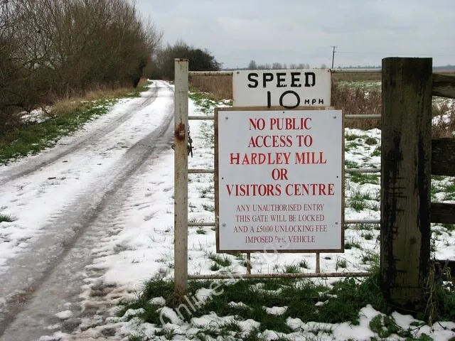 Photo 6x4 Gated road to Round House - new sign Langley Street A new sign  c2010