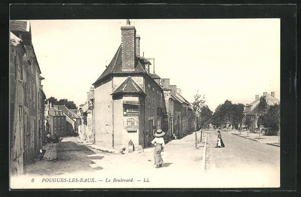 CPA Pougues-les-Eaux, Le Boulevard