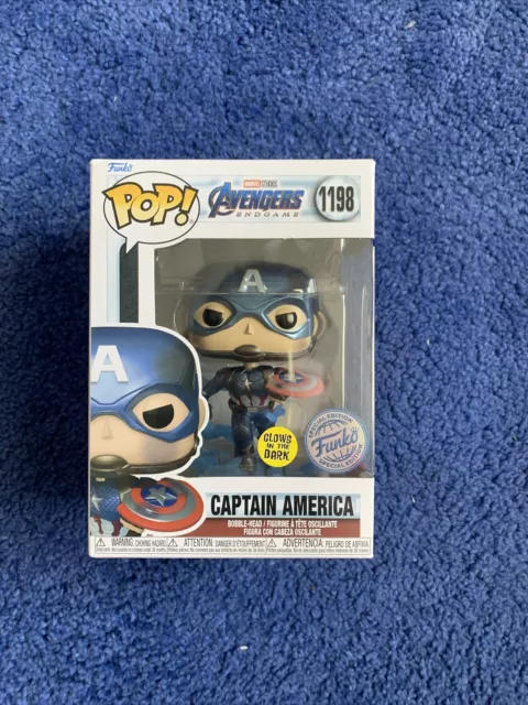 Captain America #1198 (w/ Mjölnir and Broken Shield / Metallic Glows i