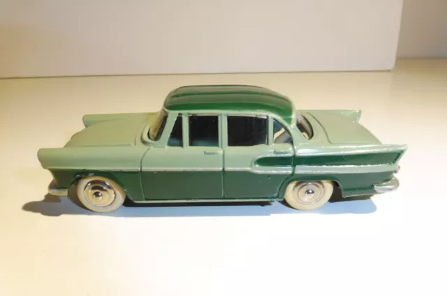 DINKY TOYS SIMCA VEDETTE CHAMBORD avec BOITE 24K  vert clair:vert foncé