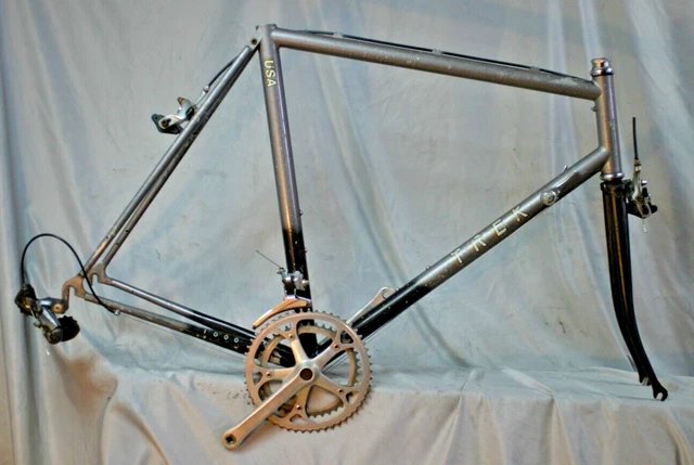 tappo serbatoio benzina moto d'epoca ciclomotore diametro 28mm pressione cromato tappo serbatoio benzina moto d'epoca ciclomotore diametro 28mm pressione cromato