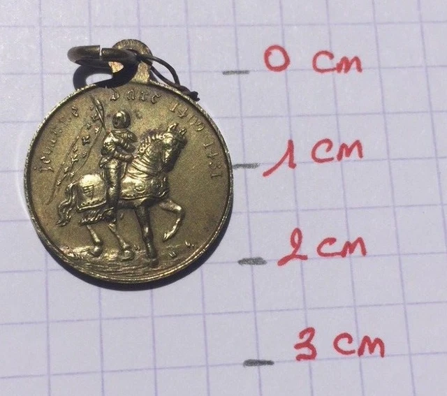 Médaillon Jeanne D'Arc 1909 - Broche Ancienne - Occasion