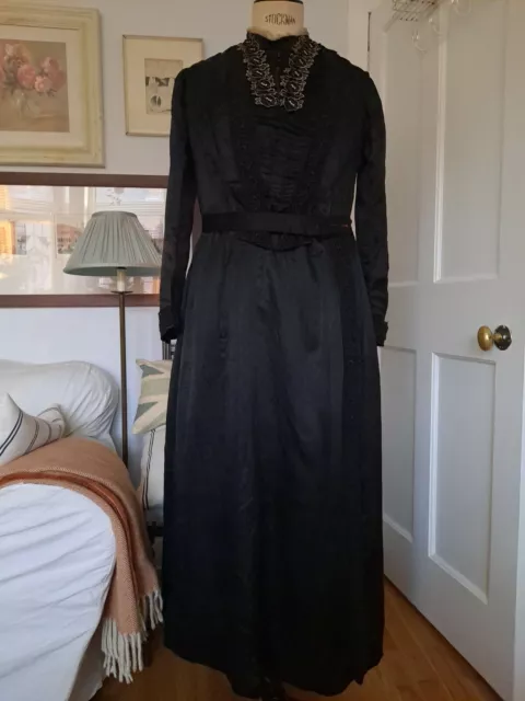 Original Antique Late Victorian/Edwardian Ladies  Black Dress A4