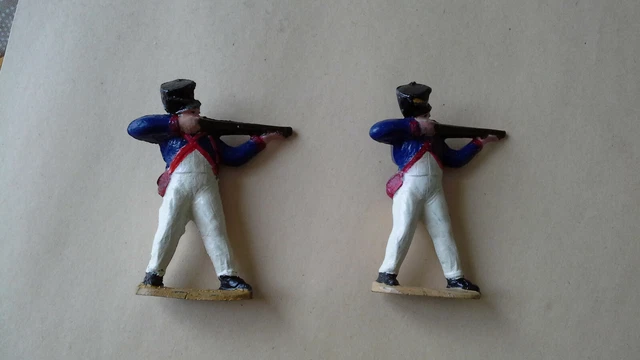 2 soldats fantassins ligne au combat fusil shako armée napoléon empire plomb