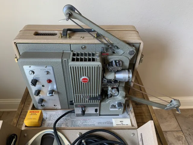 Vintage KODAK PAGEANT Mk5 16MM Sound Projector Tested