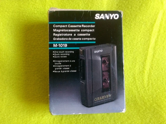 Sanyo M-1019 Cassette Recorder Vintage Tape Player Walkman FOR REPAIR OR SPARES