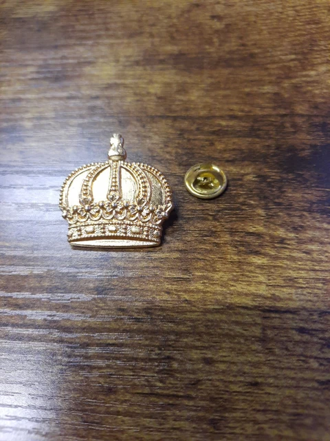 Pin's (badge) Couronne Comtale En Métal Doré - Vintage, Occasion, Décoration Vestimentaire