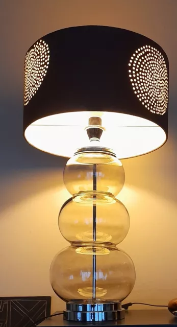 Ancien pied de lampe DD en verre fumé  et acier chromé Années 70. Hauteur 59 Cm