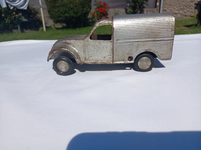 Joustra (Jouet de Strasbourg) Citroen DS - Antique Toys Library