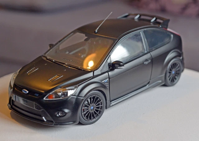 Ford Focus II RS 3 portes ''le Mans'' de 2010 rouge 1/18ème Ottomobile (900 sur 999 exemplaires) - Collection