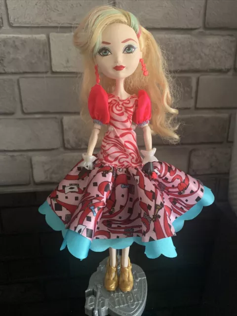 Ever After High Apple White Way Too Wonderland Doll