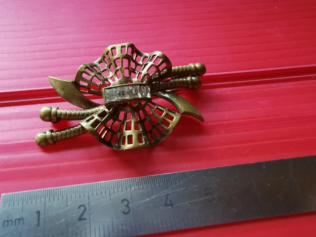Ancienne Broche Laiton Avec Strass - Bijou Vintage, Bon état