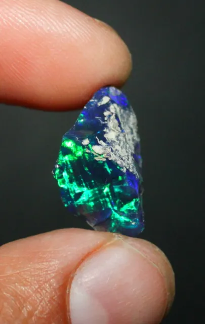 black opal Rough, Welo fire black opal raw crystal Ethiopian 7.95 Cts