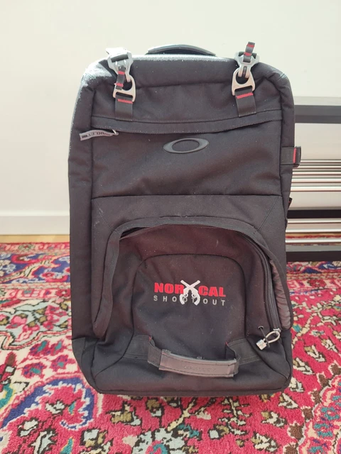 OAKLEY 36" Full Size Roller Suitcase Luggage Bag Black