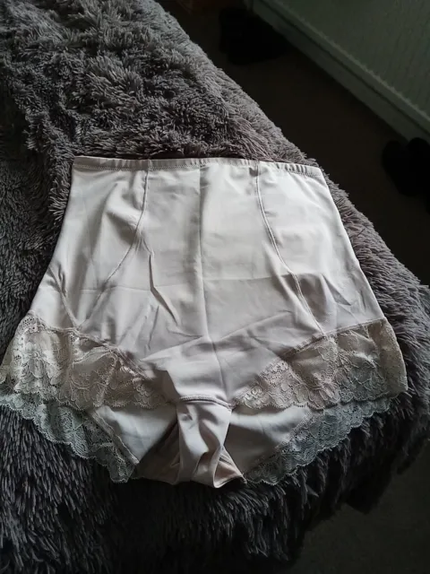1 PAIR LADIES Cream Shape Wear Knickers With Lace Size 18 By