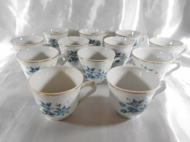 Service à café 12 tasses porcelaine de Limoges (petites fleurs