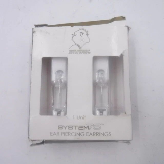 Par de pendientes perforadores de orejas cúbicas de circonio cúbico de oro blanco de 14 quilates Studex Tiffany 2 mm CZ