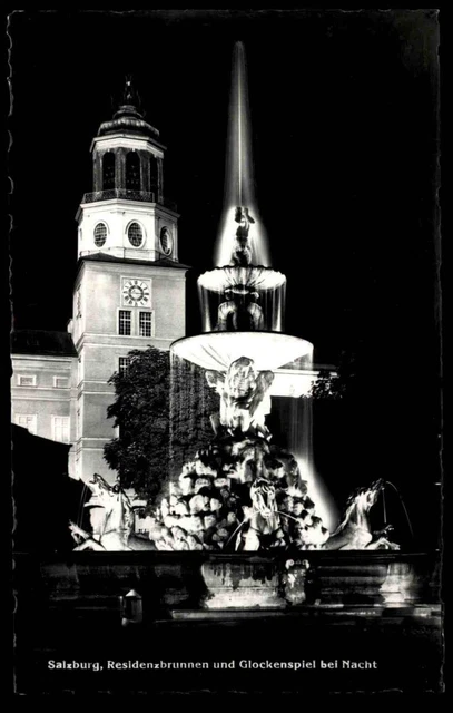 Salzburg Österreich alte s/w AK 1959 Residenzbrunnen und Glockenspiel bei Nacht