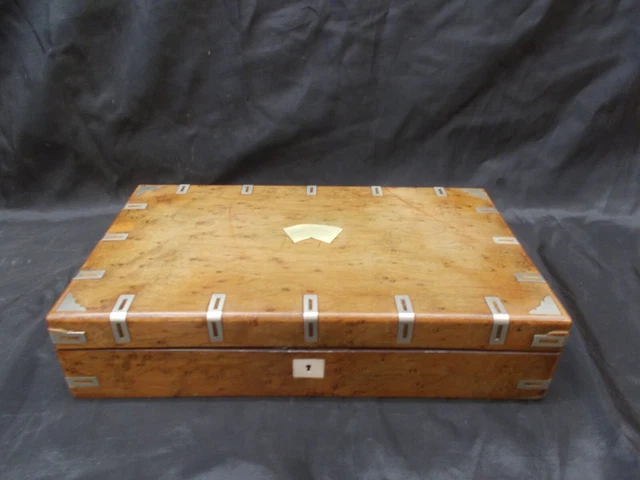 Pasture Pour Safe coffret jeu belote avec jetons Consistent Wink Landmark