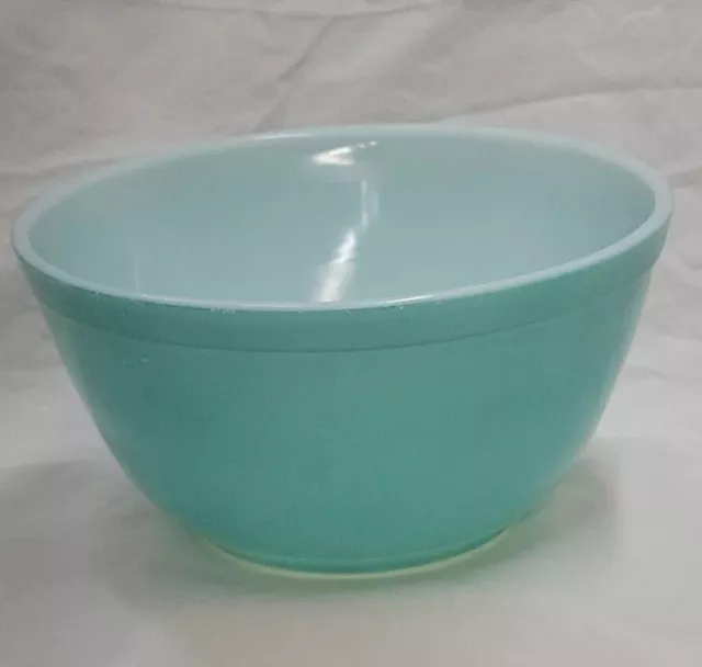 Vintage Pyrex #402 Turquoise Robin's Egg Blue 1 1/2 Quart Nesting Mixing Bowl