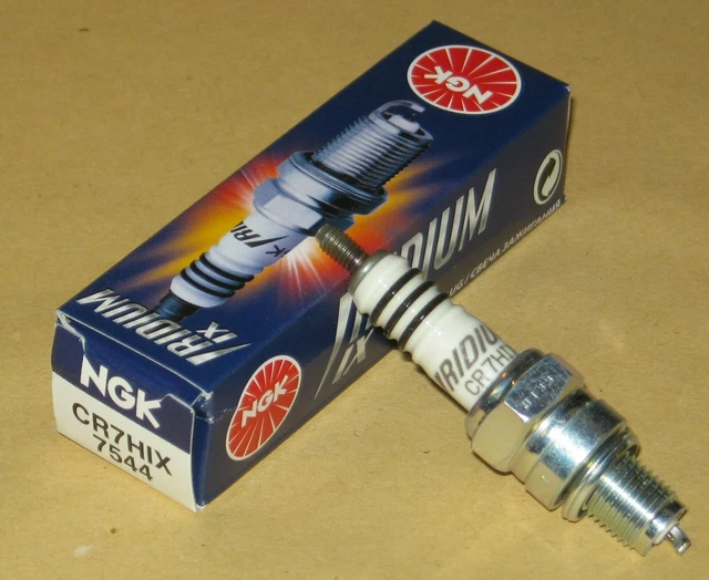 Bougie D'allumage NGK B2LM/1147 Authentique - Pour Tondeuse Poulan Pro 5.0 CV Briggs & Stratton (vendu à L'unité) - 6