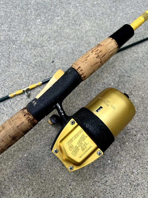 Vintage True Temper Uni-Spin 63L Gold Rod & Reel Combination *Built-In* 2pc USA