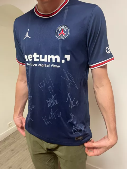 MAILLOT DU PSG Handball sign par des joueurs de l effectif saison