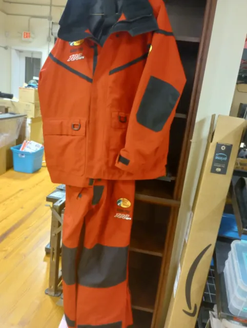 Red Bass Pro Shops 100 MPH Goretex Jacket and Bibs Mens Size L Rain Gear Large