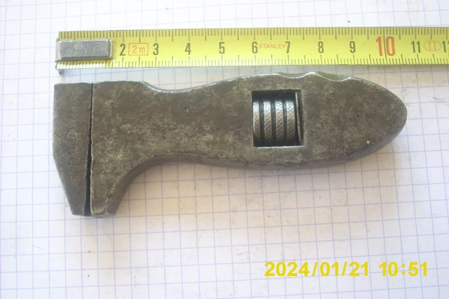 Ancienne Clé à Molette Peugeot Frères – Outillage Vintage Français