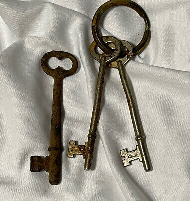 Set of 3 Vintage Skeleton Keys