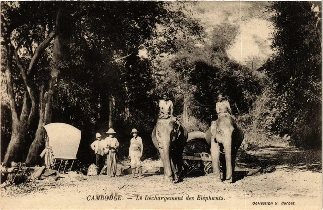 CPA AK Cambodia - The Elephant Unloading INDOCHINA (967403)