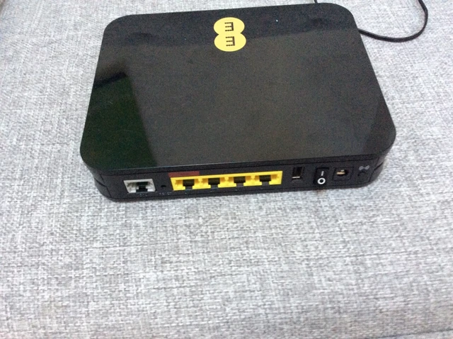 EE SMART HUB Bright box 1 Broadband WiFi Wireless with attachments £1. ...