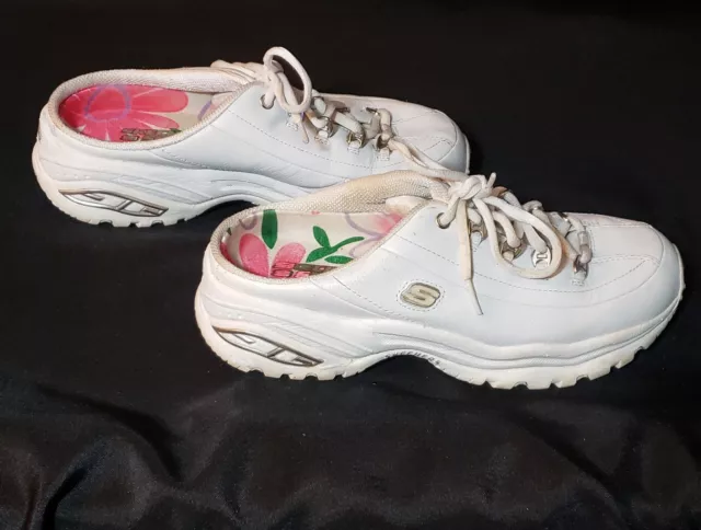 Skechers  Size 9 Sport Womens  White Walking Shoes 11122  Slide Style. Preowned