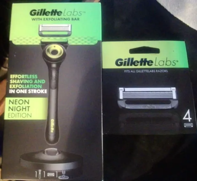 Gillette Labs Rasierer + Peelingbar (Neonnacht). 5 Patronen. Magnetständer