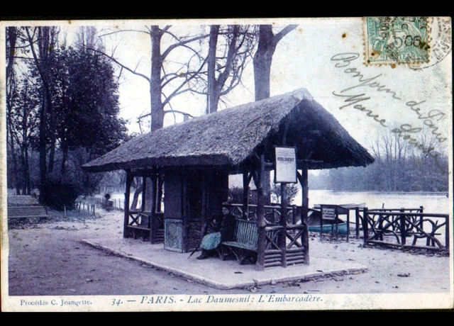 BOIS DE VINCENNES (94) KIOSQUE animé de l'EMBARCADERE du LAC DAUMESNIL en 1906
