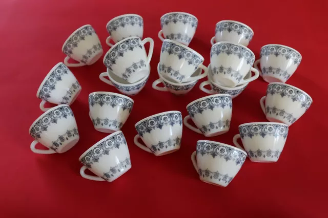 20 Tasses Rivanel Service A Cafe Bleu " Arcopal " Vintage 70'S  France