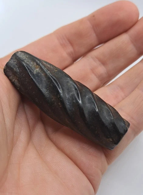 Chinese OLD Hongshan Stone / Jade Hand  Carved Amulet / pendant Bead