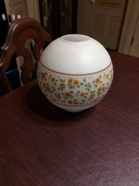 Vintage Oil/Kerosene/GWTW/Banquet Lamp Globe Shade 4 " fitter 9 1/2" tall