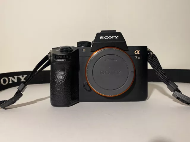 Sony α7 III Camera + Lens 28-70mm FE 3.5-5.6