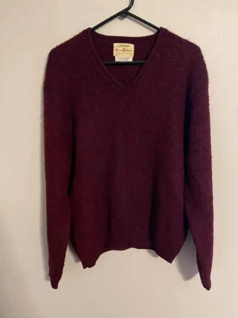 Vintage Arrow Cum Laude Wool Mohair Maroon Burgundy V-Neck Sweater - Men's Large